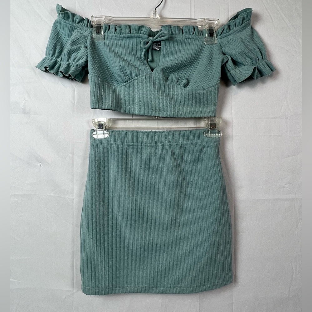 Off The Shoulder Cropped 2-Piece Set Size XS